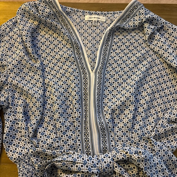 Patterned Blouse - Picture 2 of 4